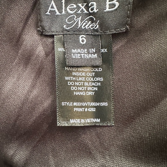 🆕Alexa B Nites Halter Gold Dress - Picture 15 of 16